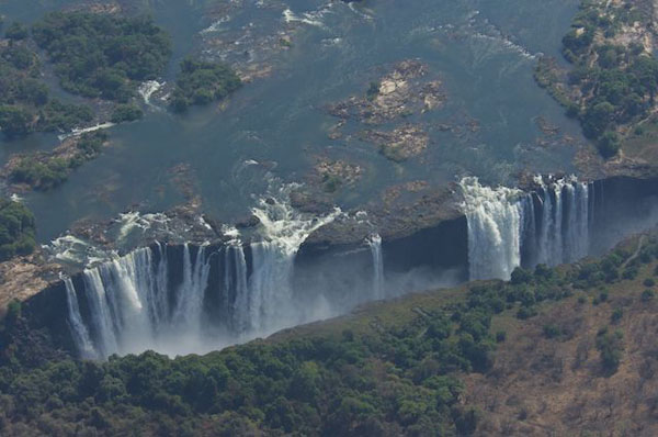 3-wildlife-photography-courses-masai-mara-kenya-tanzania-south-africa-botswana-water-victoria-falls